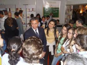 Begag a la rencontre des eleves sur le stand Sedia 2010